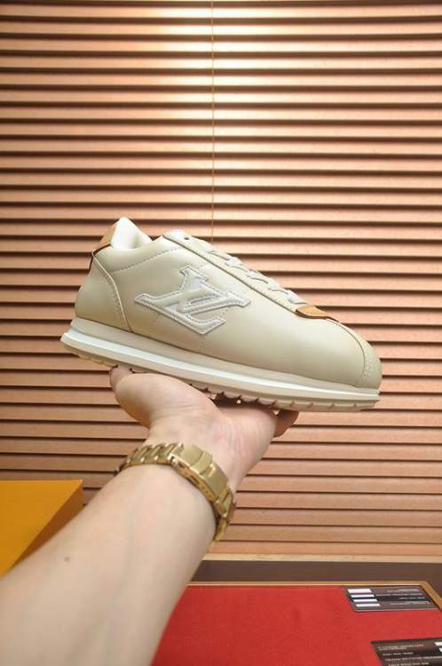 Picture of Louis Vuitton Shoes _SKULVsz35-40hnq110117690